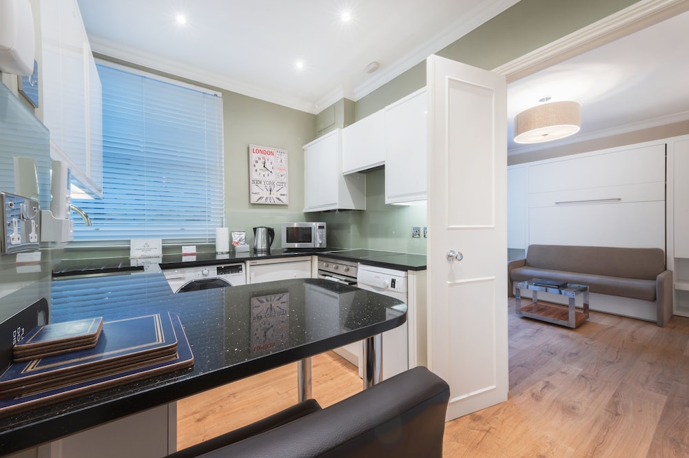 Business Studio, Kitchen photo 2