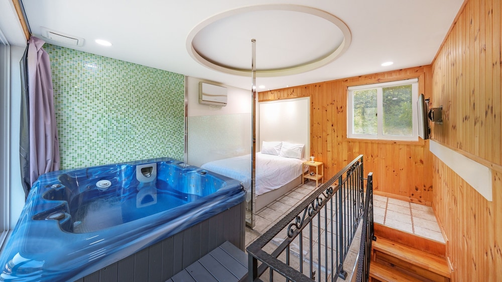 Basic Room, 1 Bedroom (A205 (Private BBQ / Duplex))