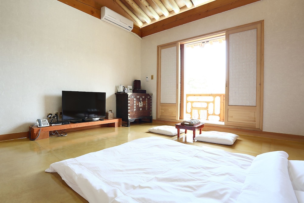 Standard Room (Ondol, Free Nature Park) - Photo 7