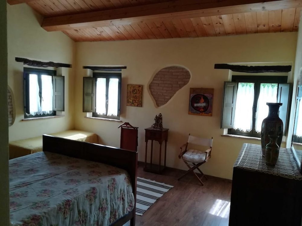 Deluxe Triple Room, Hill View photo 1