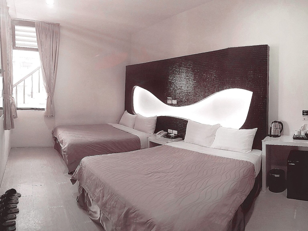 Standard Quadruple Room, 2 Double Beds photo 2