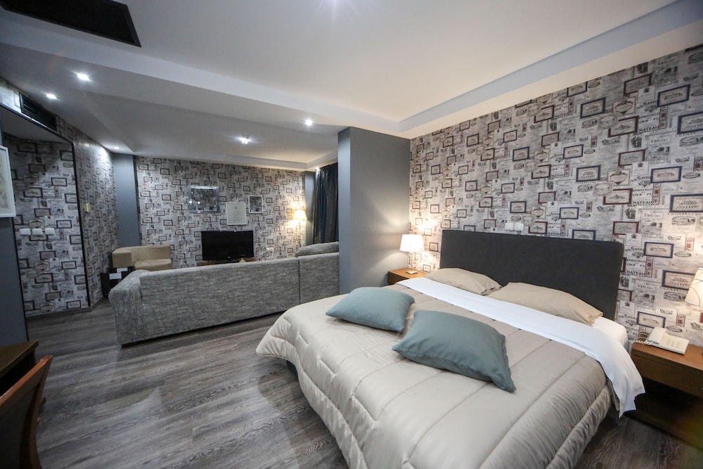 Suite - Photo 4