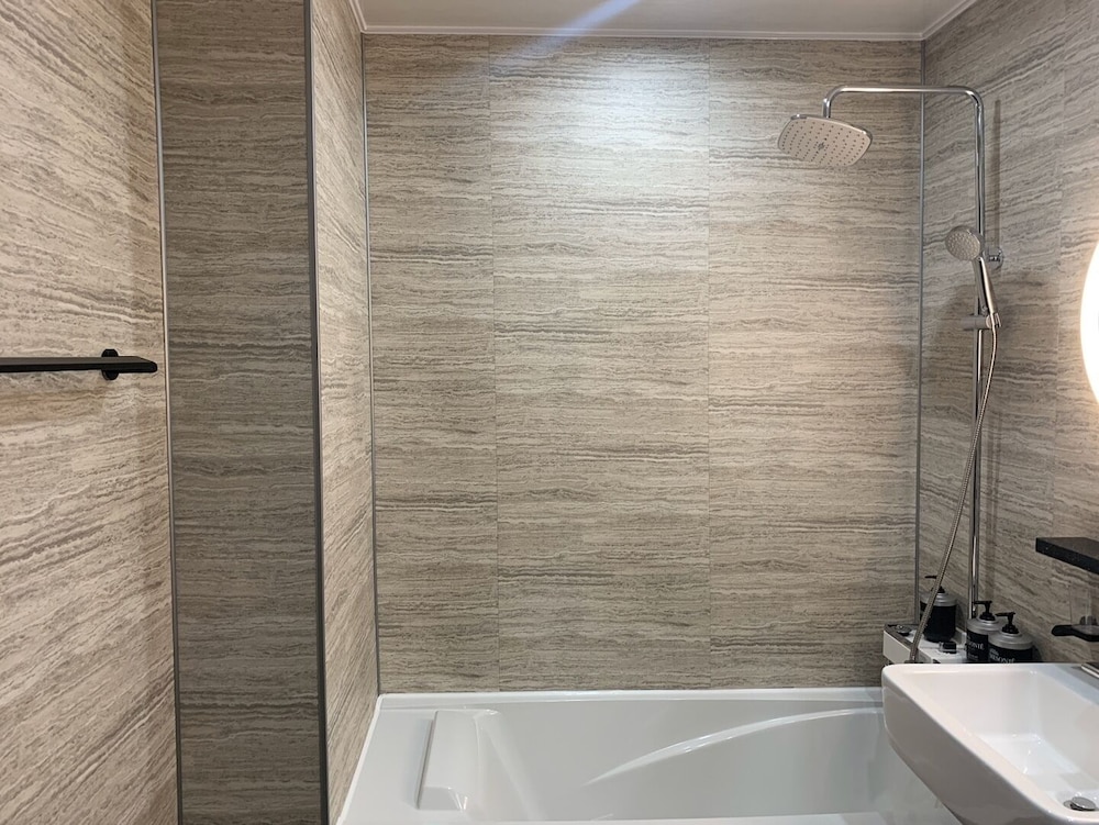 Standard Room - Photo 11