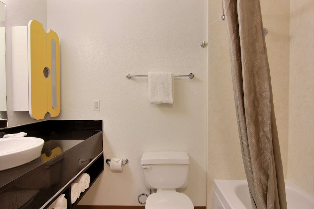 Standard Room, 2 Double Beds, Accessible, Non Smoking
