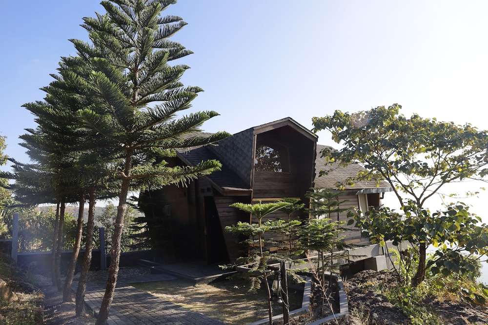 Bungalow With Private Pool photo 2