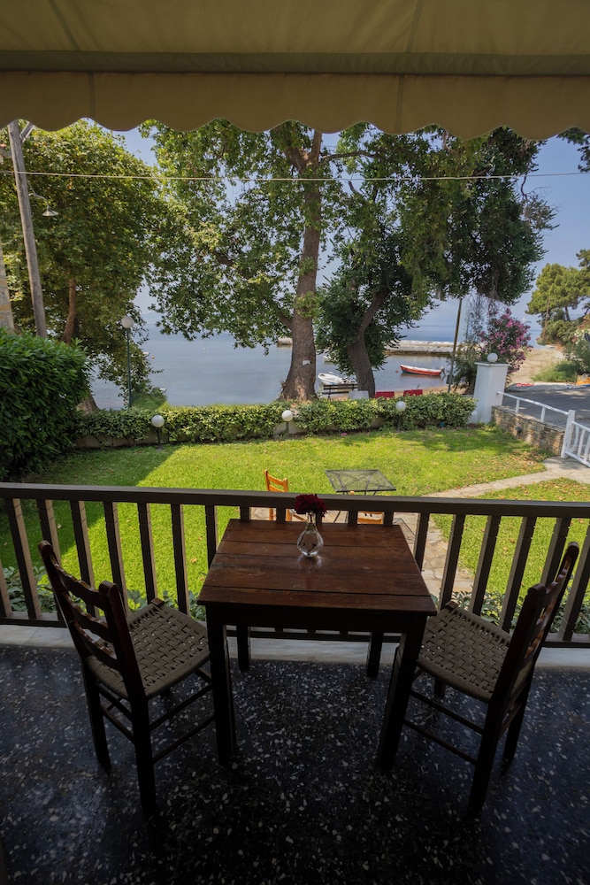 Standard Twin Room, Balcony, Sea View photo 1