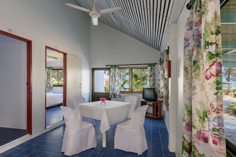 Beach House, 2 Bedrooms, Beachside - Photo 2