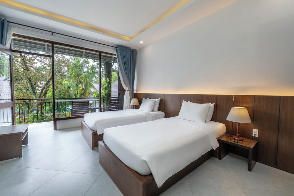 Deluxe Double or Twin Room, 1 Bedroom, Pool View - Photo 1
