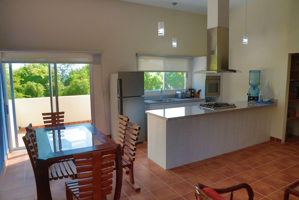 Apartment, 2 Bedrooms, Beach View photo 2