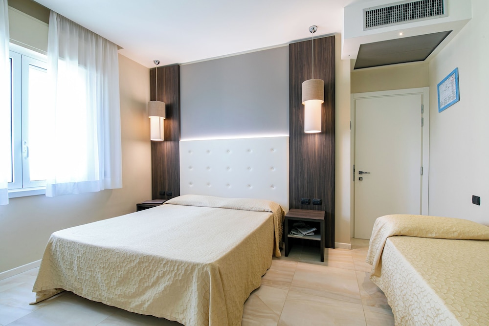Triple Room, Balcony