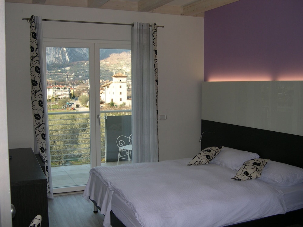Deluxe Double or Twin Room, Balcony