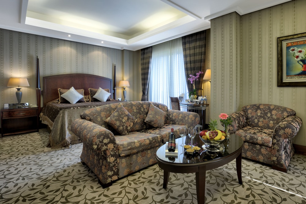 Deluxe Suite photo 3