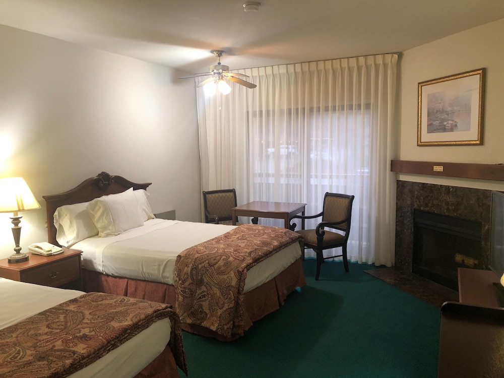 Deluxe Double Room, 2 Double Beds photo 1