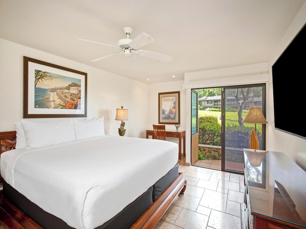 Condo, 2 Bedrooms, Oceanfront (1703) photo 3