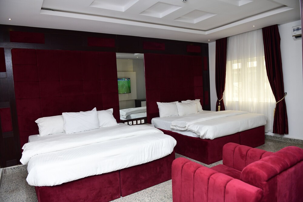 Luxury Suite photo 3
