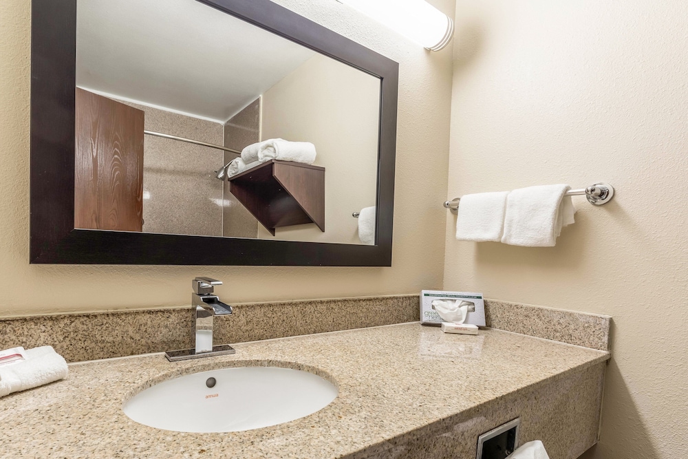 Premium Room, 1 King Bed (Upgraded Bedding & Snack, Smoke Free) - Photo 4