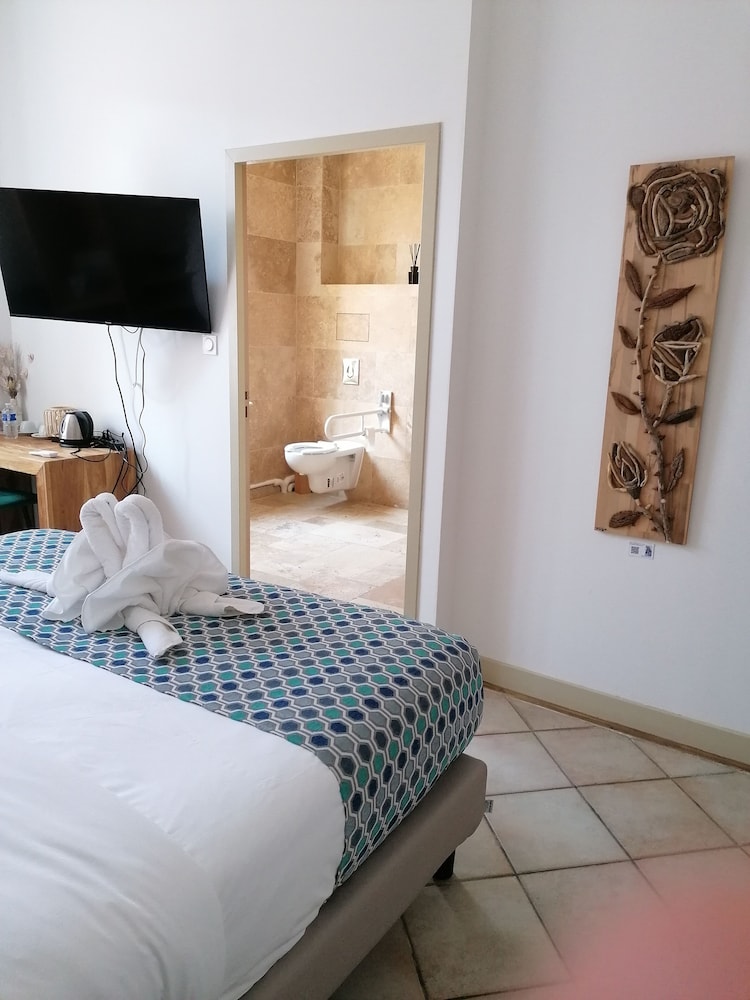 Standard Double Room  PRM photo 3