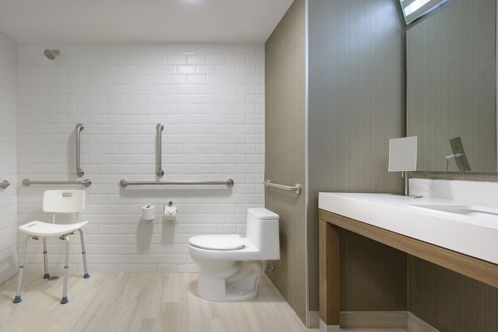 Standard Room, 2 Queen Beds, City View - Photo 4