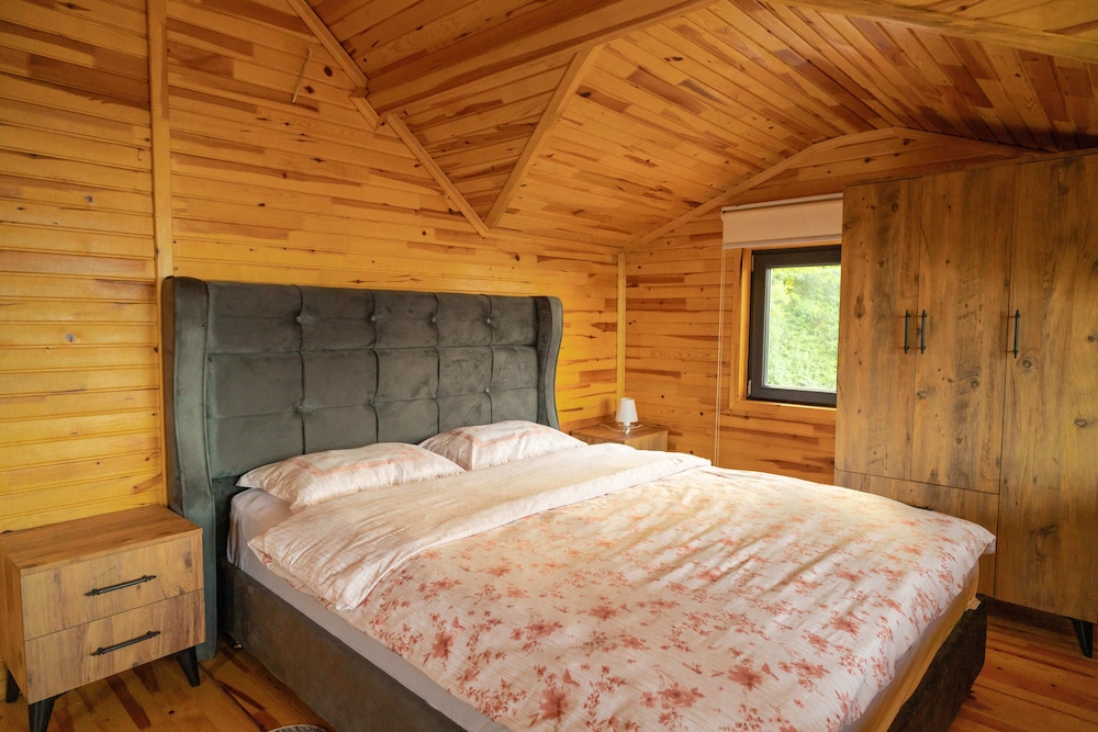 Deluxe Cottage photo 2