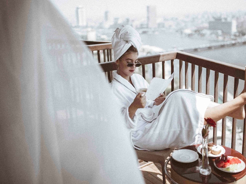 Club Suite, 1 King Bed, Club Lounge Access (Prestige) thumbnail 5
