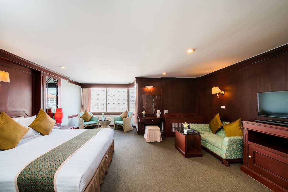 Deluxe Room - Photo 6