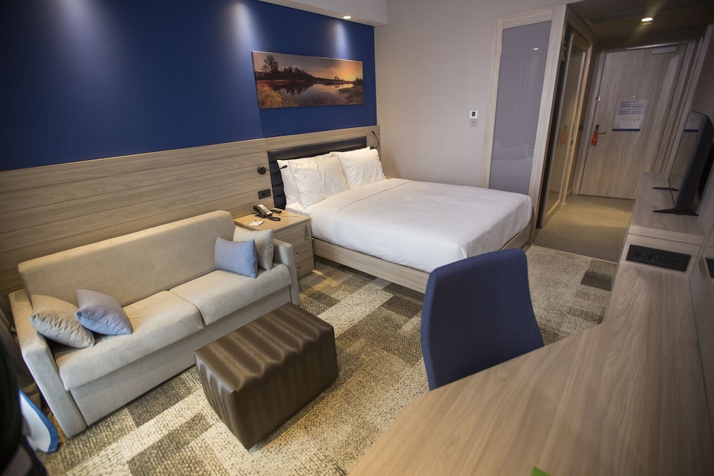 Family Room, 1 Queen Bed, Non Smoking