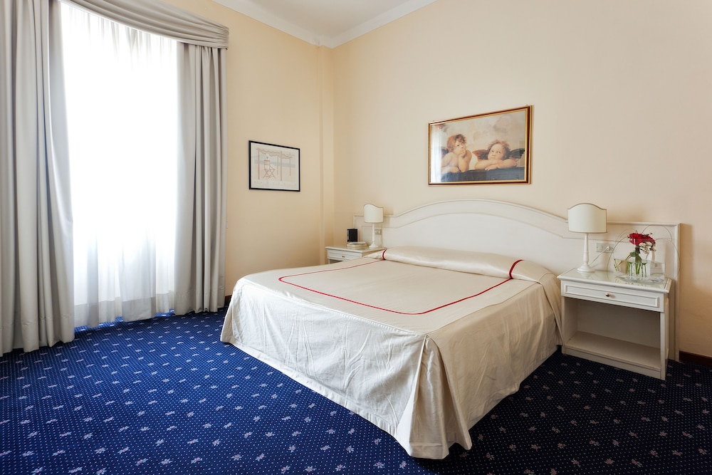 Standard Double or Twin Room - Photo 1