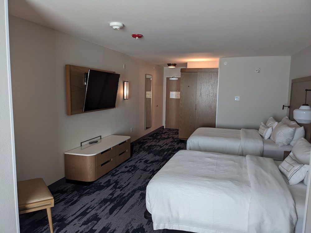 Room, 2 Queen Beds - Photo 5