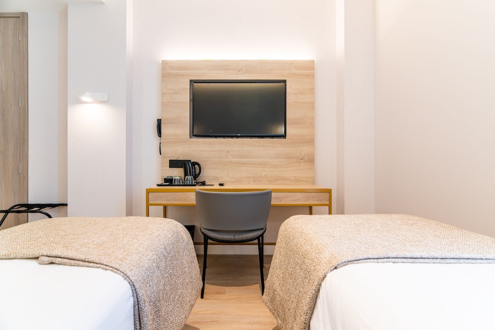 Comfort Double or Twin Room - Photo 8