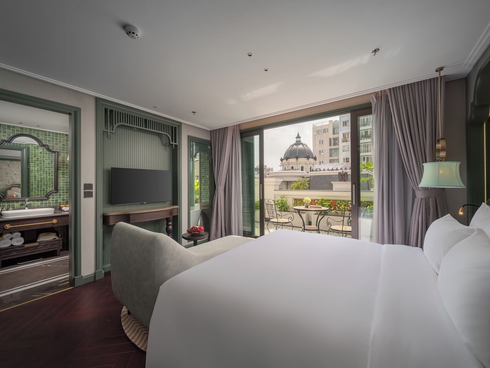 Premier Executive City View with Bathtub and Terrace