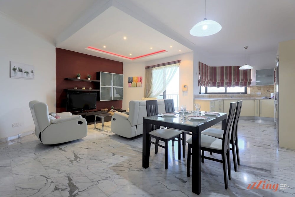 Apartment photo 1