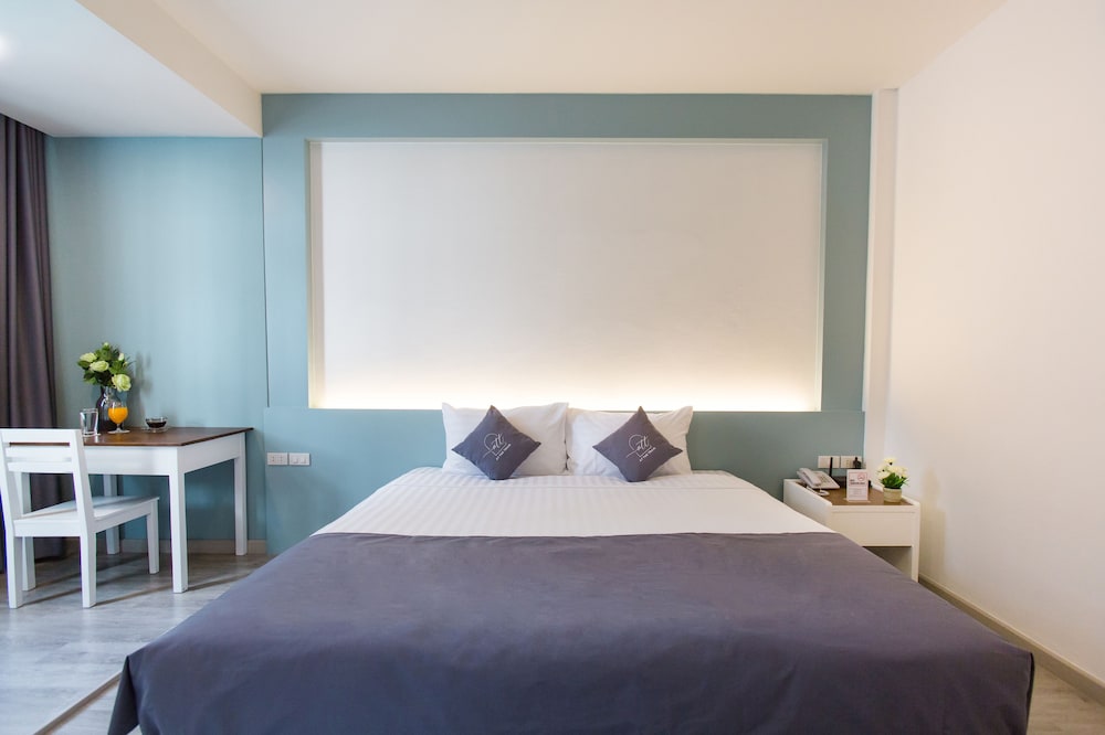 Standard Double Room - Photo 9