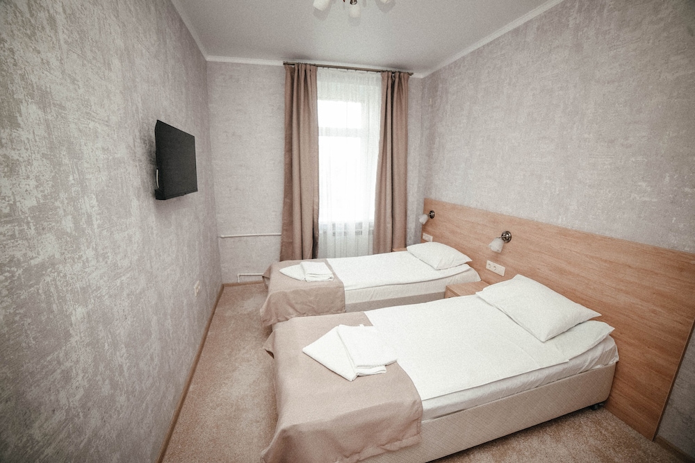Economy Twin Room, Shared Bathroom photo 1