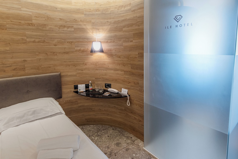 Junior Suite Doppia con doccia a vista