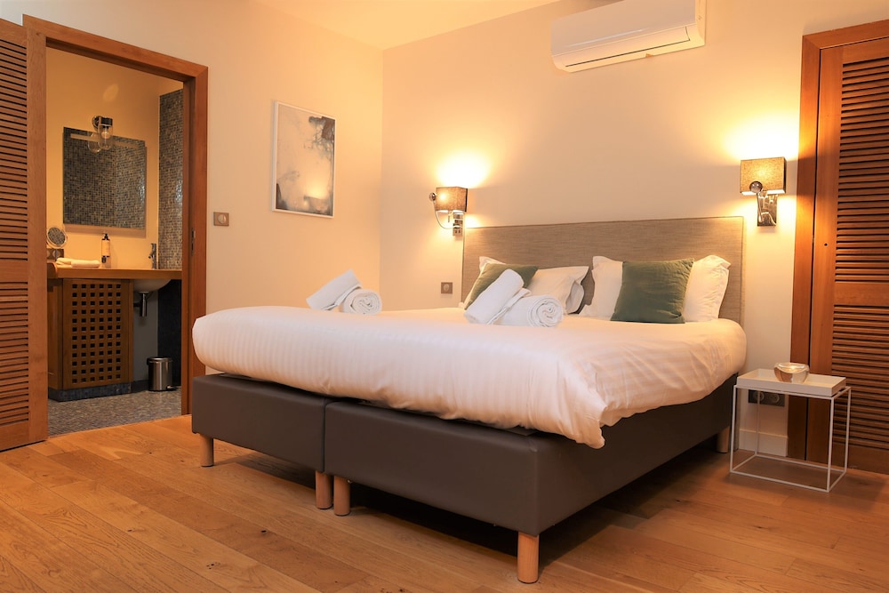 Junior Suite, City View