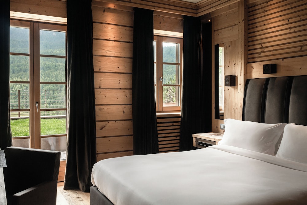 Premium Deluxe, mountain view (private garden or balcony)
