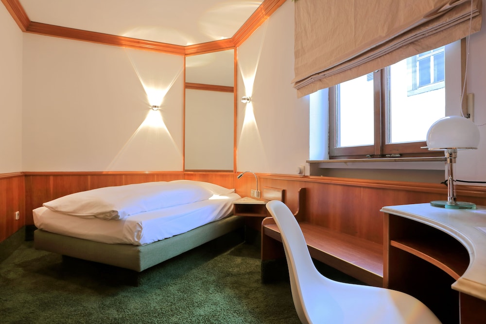 Basic Single Room photo 2
