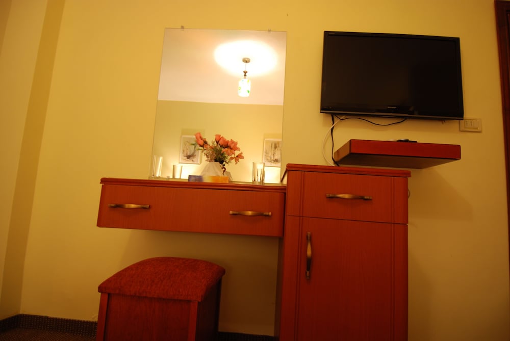 Standard Twin Room, 2 Twin Beds photo 3