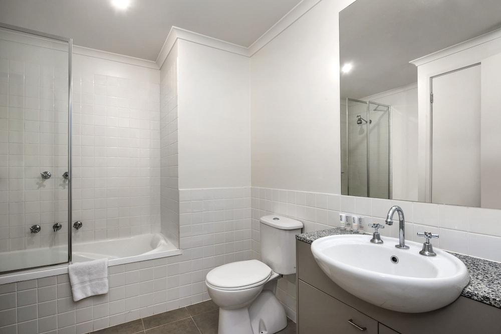 Three Bedroom Apartment thumbnail 6