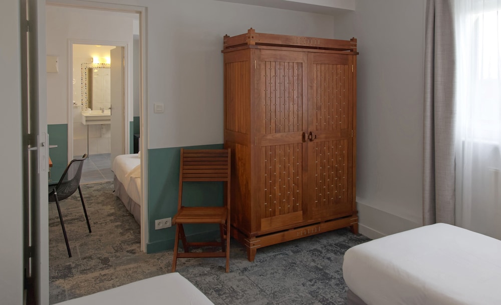 Standard Quadruple Room, Garden View photo 3