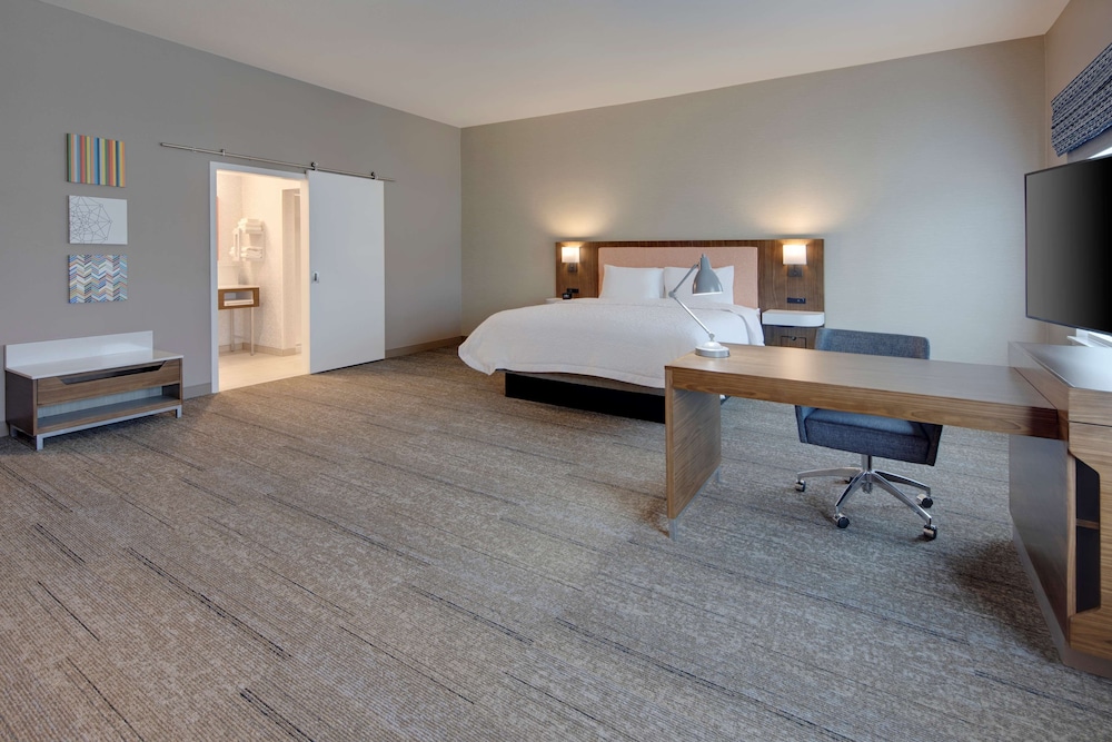 Studio, 1 King Bed, Accessible (Hearing) - Photo 2