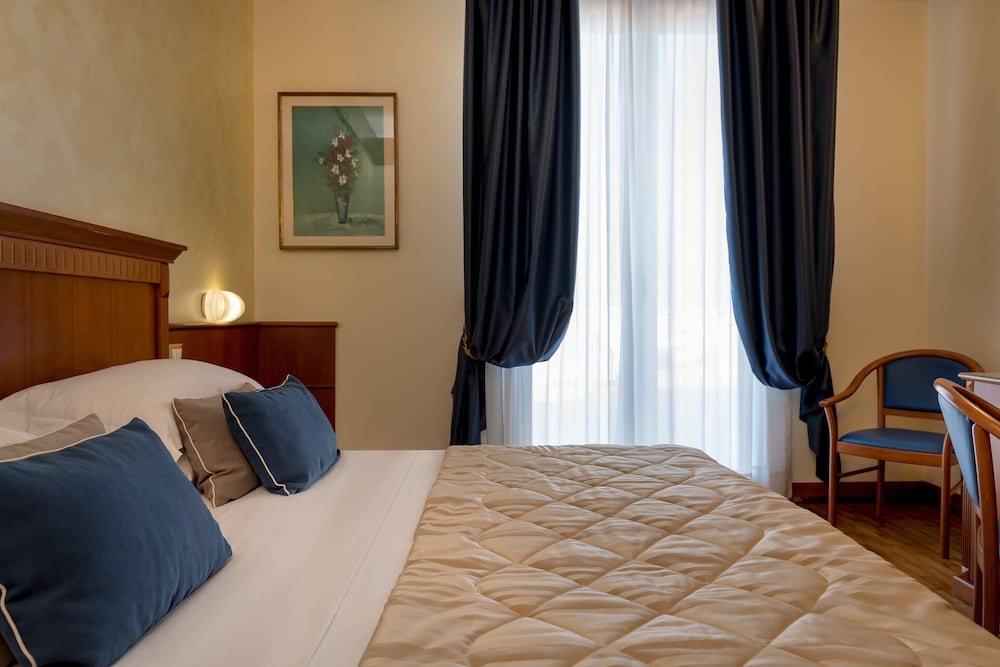 Quadruple Room - Photo 1