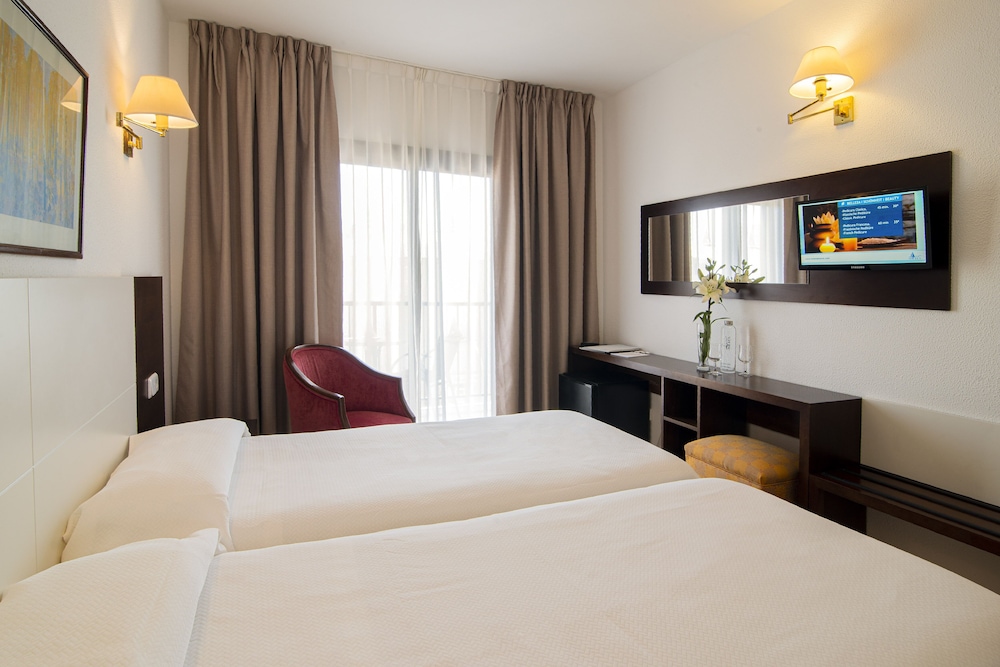 Double or Twin Room, Balcony (2 Adults + 1 Child)