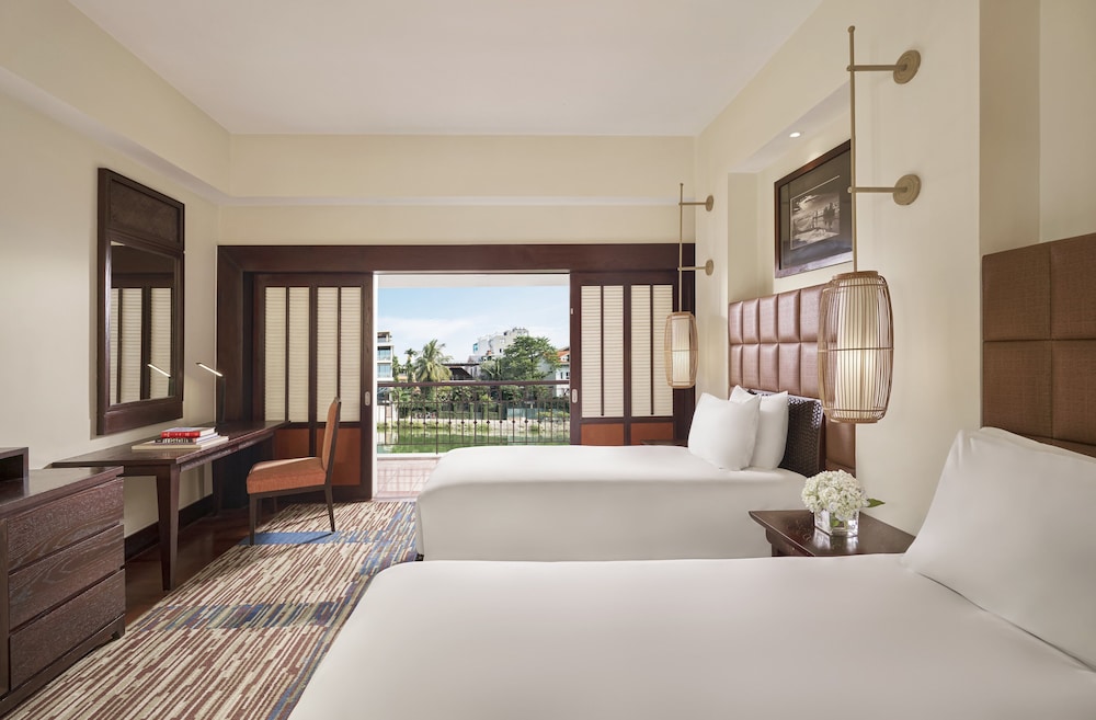 Classic Room, 2 Twin Beds, City View, Overwater photo 1