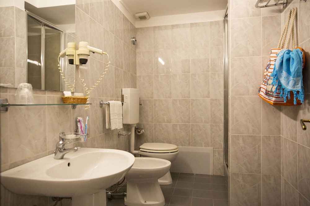 Standard Double Room, 1 Double Bed, Balcony - Photo 6
