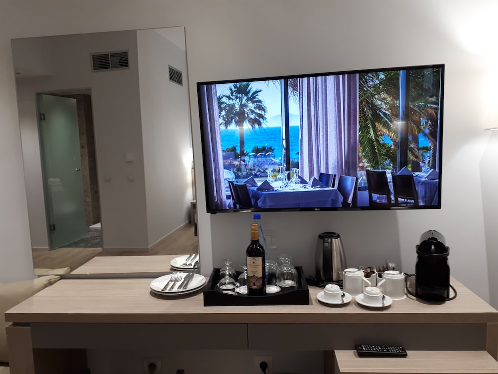 Suite, 1 Bedroom, Mountain View thumbnail 5