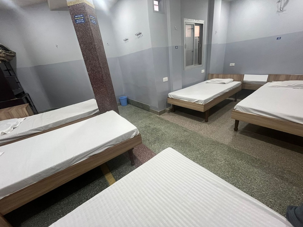 Shared Dormitory, Air conditioning