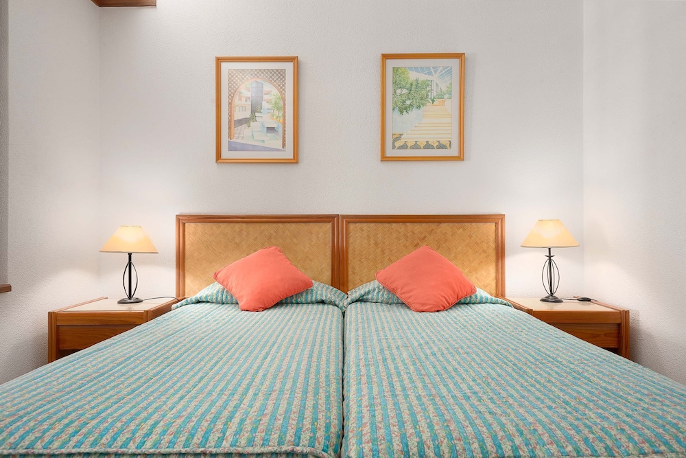 Deluxe Quadruple Room - Photo 1