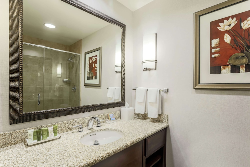 Junior Suite, 1 King Bed, Accessible - Photo 4