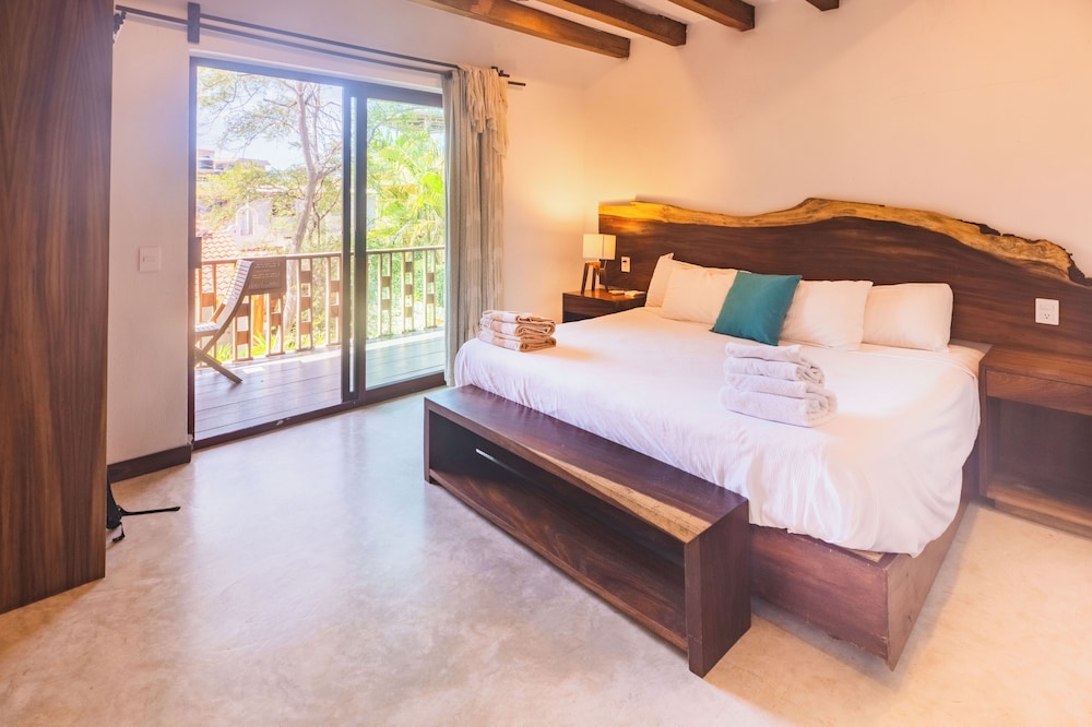 Standard Double Room, Balcony, Pool View photo 1